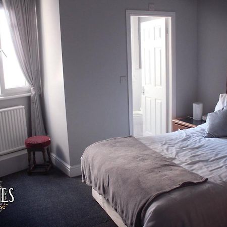 Hotel The Vines Liverpool Exterior foto
